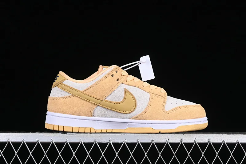 All Categories Nk SB Dunk Series Nk SB Dunk Low Low-top sneakers Cost-effective version Nk Dunk Low "Gold Suede" Cheese Pudding Ice Cream Yellow White SB Low-top casual sports skateboard shoes DV7411-200